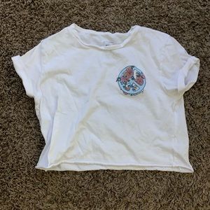 White cropped billabong shirt